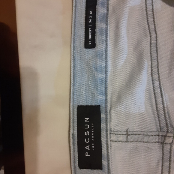 A pair of Pac Sun jeans - Picture 3 of 4